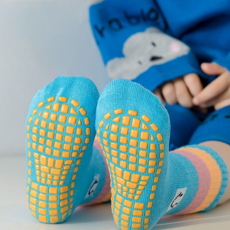 Kaymaz Çorap Üreticileri Toptan Orta Tüp Trambolin Çoraplar, Yüksek Üst düzey Eğitim Çocuk Oyun Alanı Çorapları Kaymaz Çorap Üreticileri Toptan Orta Tüp Trambolin Çoraplar, Yüksek Üst düzey Eğitim Çocuk Oyun Alanı Çorapları