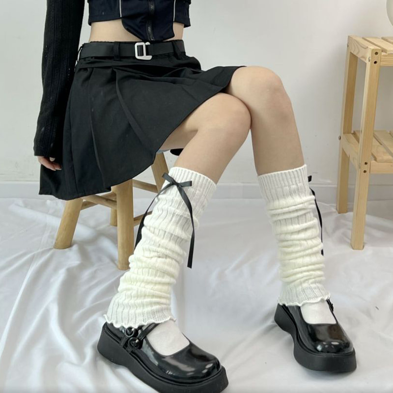 Japon siyah beyaz kazık çorapları